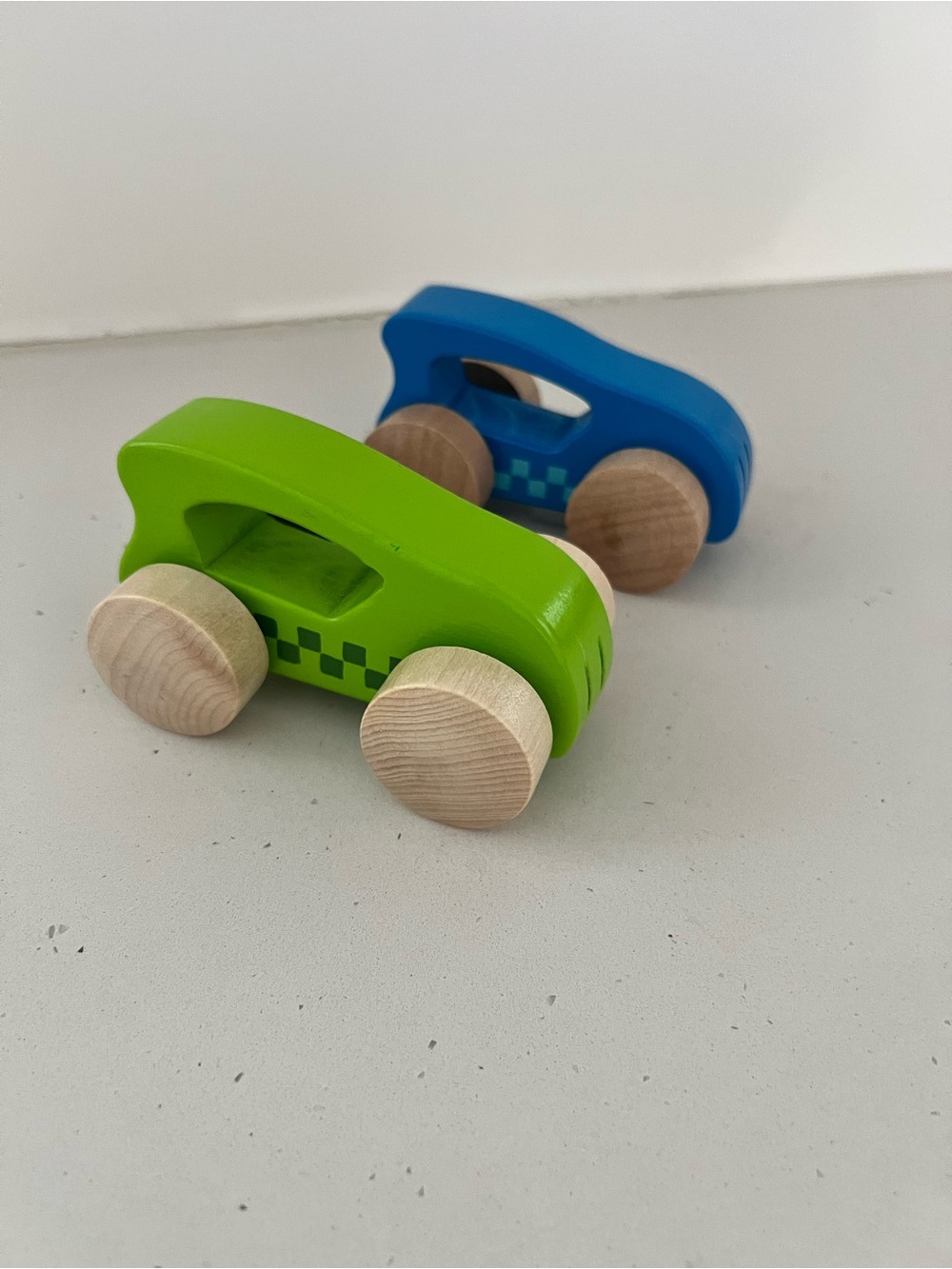 Hape Wooden Race Cars Set of 2 – Blue & Green Toy Cars
